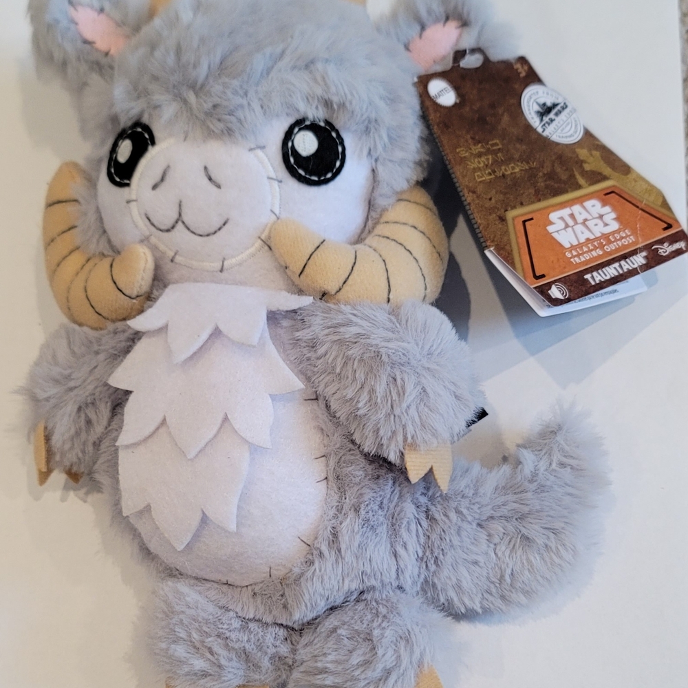 Star Wars Tauntaun Talking Plush Galaxy's Edge Trading Outpost Stuffie NWT